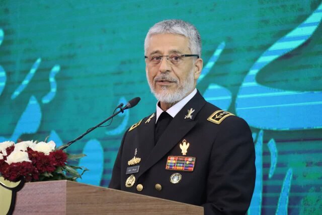 دریادار سیاری: تنگهی هرمز و خلیج فارس تحت کنترل محکم ماست دریادار سیاری: تنگهی هرمز و خلیج فارس تحت کنترل محکم ماست